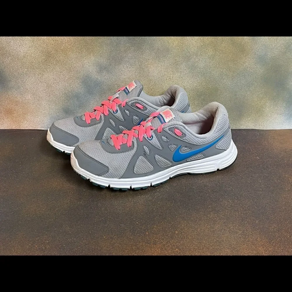 Nike Revolution 2 Women’s Running Shoes Size 9.5M